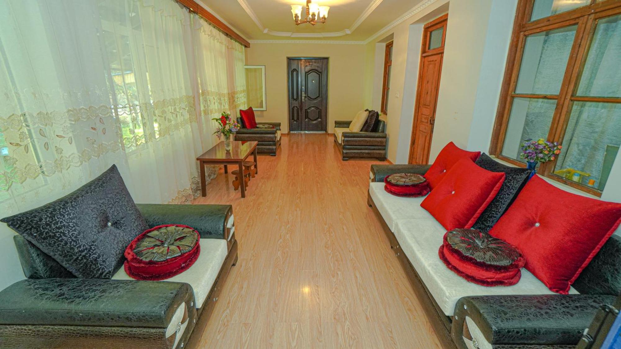 Givi Kakhiani'S Guesthouse Zhabeshi Ngoại thất bức ảnh