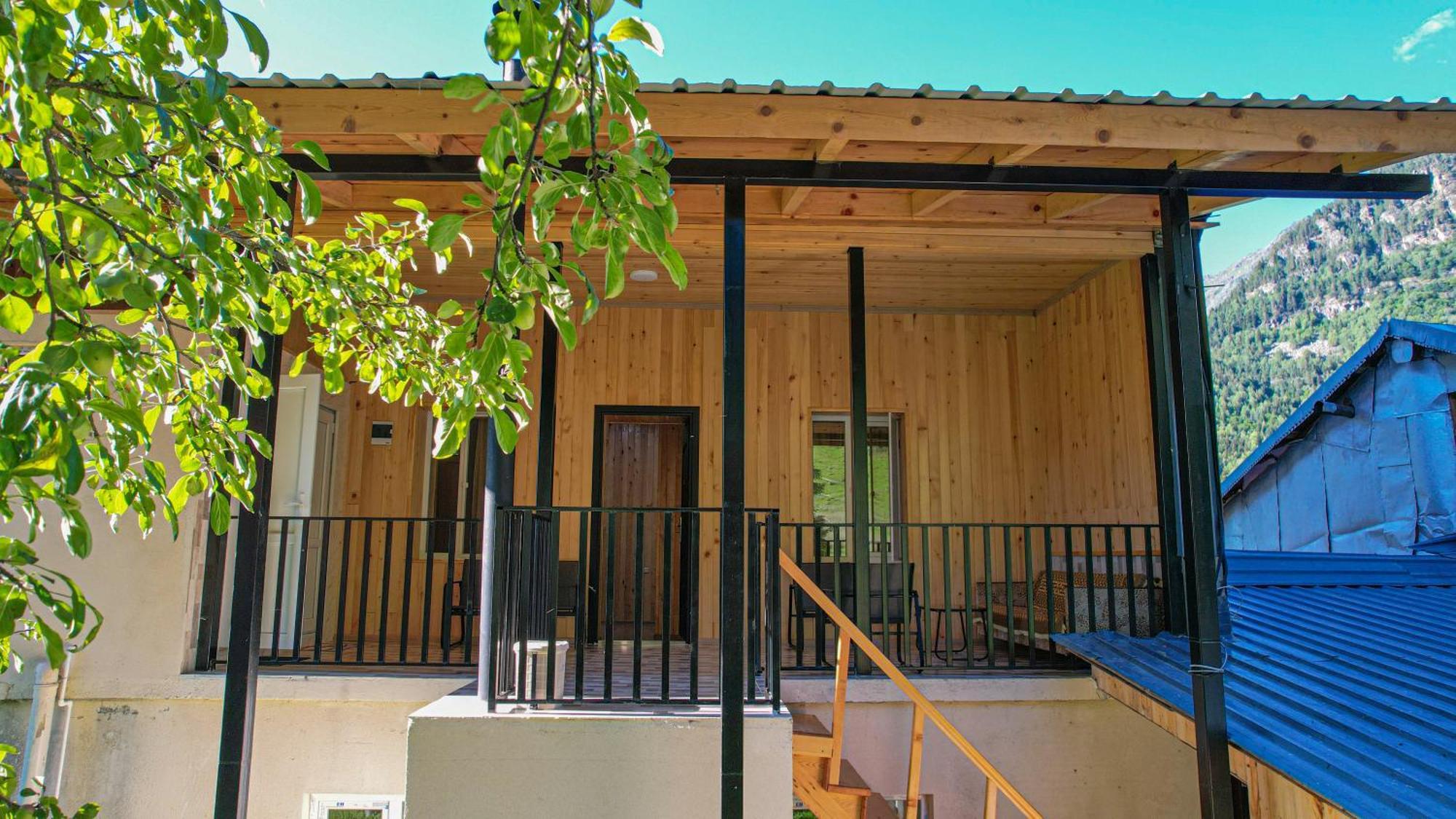 Givi Kakhiani'S Guesthouse Zhabeshi Ngoại thất bức ảnh
