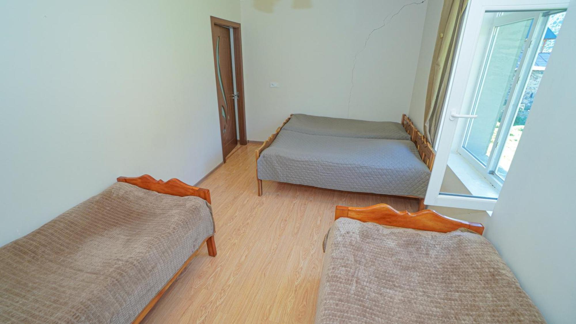 Givi Kakhiani'S Guesthouse Zhabeshi Ngoại thất bức ảnh